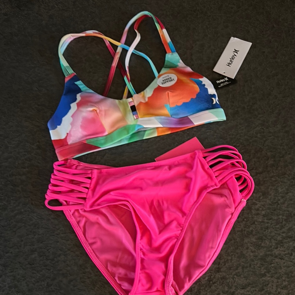 ☀️👙🏝️ Hurley Multicolor top and Zmart Pink Bikini bottom ⛱️🏖️☀️🩱